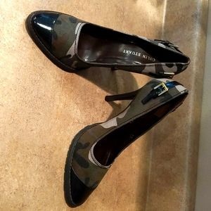 Camo pumps